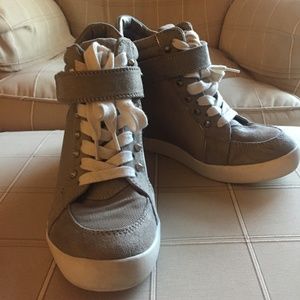 G by Guess Sneaker Wedges. Suede. Studs.